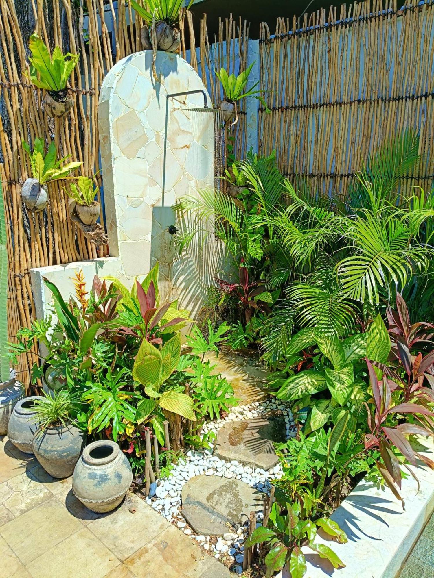 Bale Sampan Boutique Bungalows Gili Trawangan Exterior photo