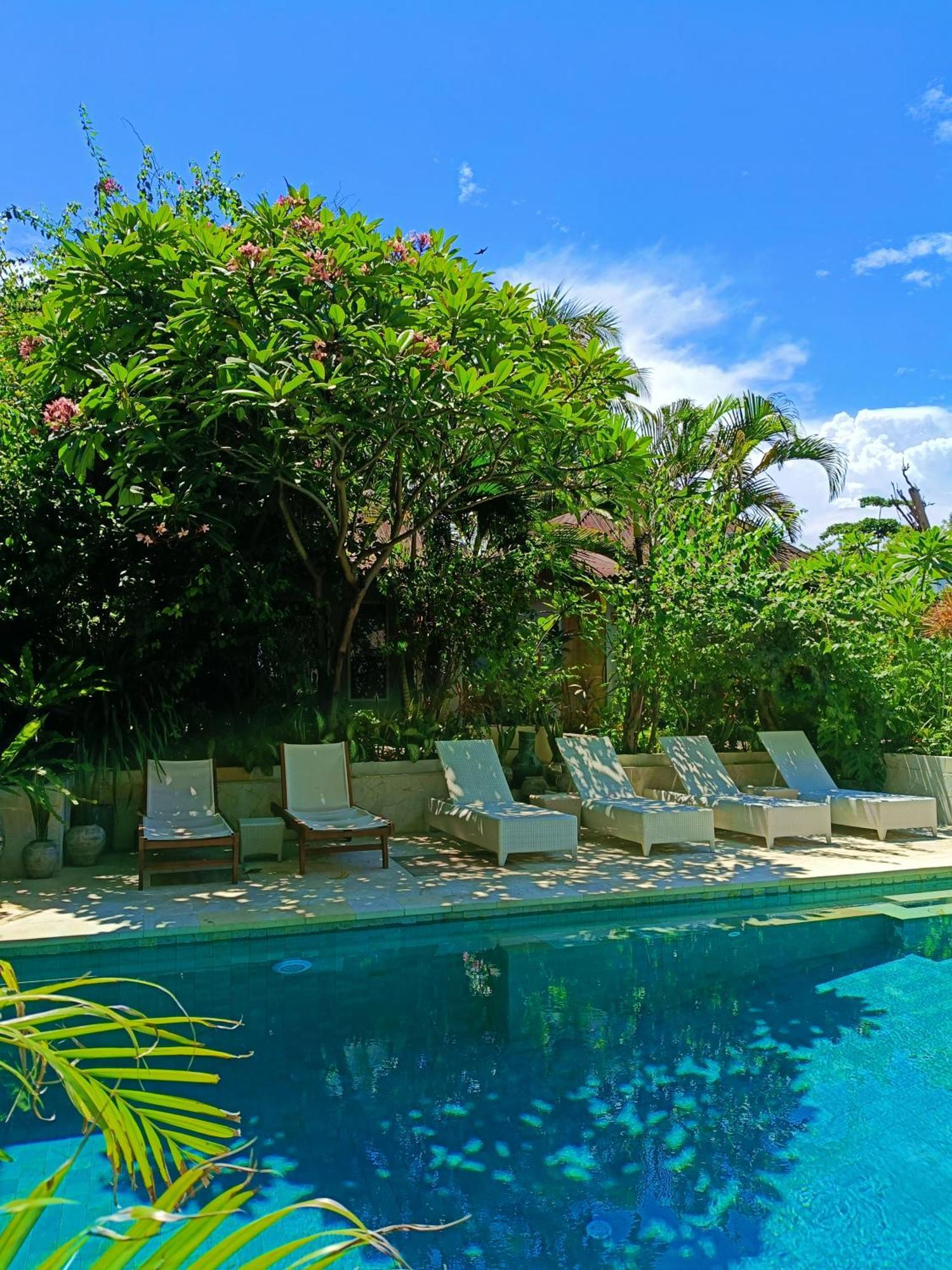 Bale Sampan Boutique Bungalows Gili Trawangan Exterior photo